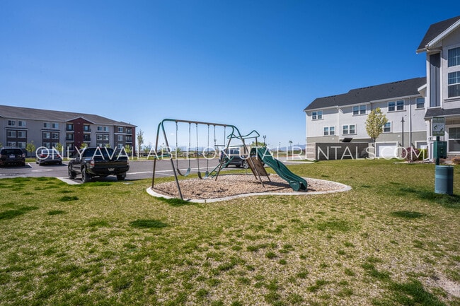 Building Photo - 662 E 355 N