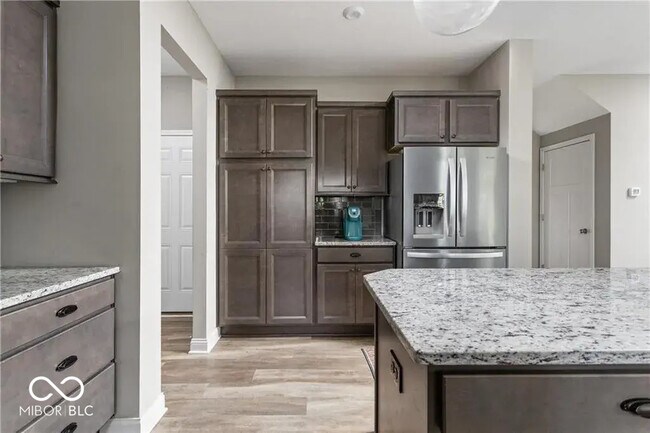 Building Photo - 680 Ridge Gate Dr
