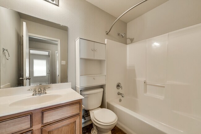 Building Photo - 9917 George Washington Dr