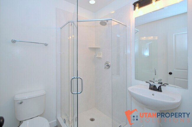 Building Photo - 5348 W South Jordan Pky