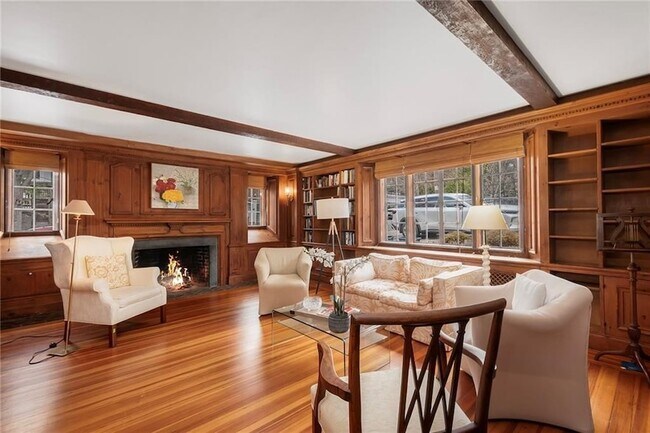 Building Photo - 5 Cushing St