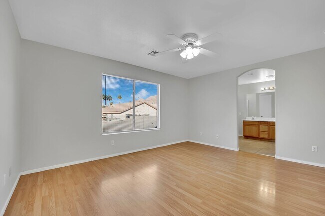 Building Photo - Beautiful 5 Bedroom! New Upgrades! / Coming Soon! 1/23!