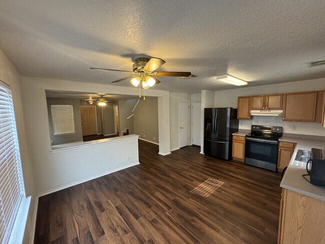 Kitchen-dining - 23 Knights Peak