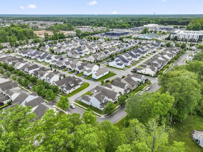 Building Photo - 157 Feathertip Ln