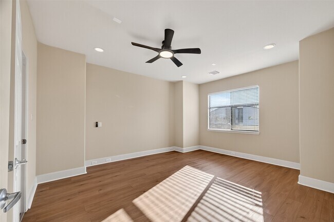 Building Photo - 2318 Emancipation Ave