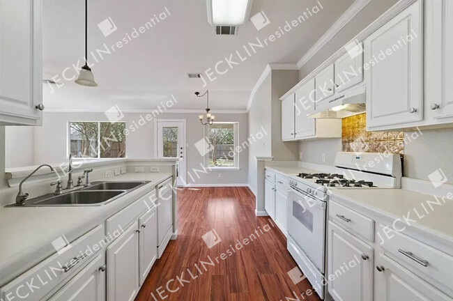 Building Photo - 1208 Dillon Lake Bend