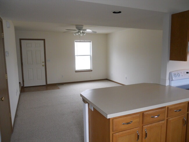 Building Photo - 322 Baker St