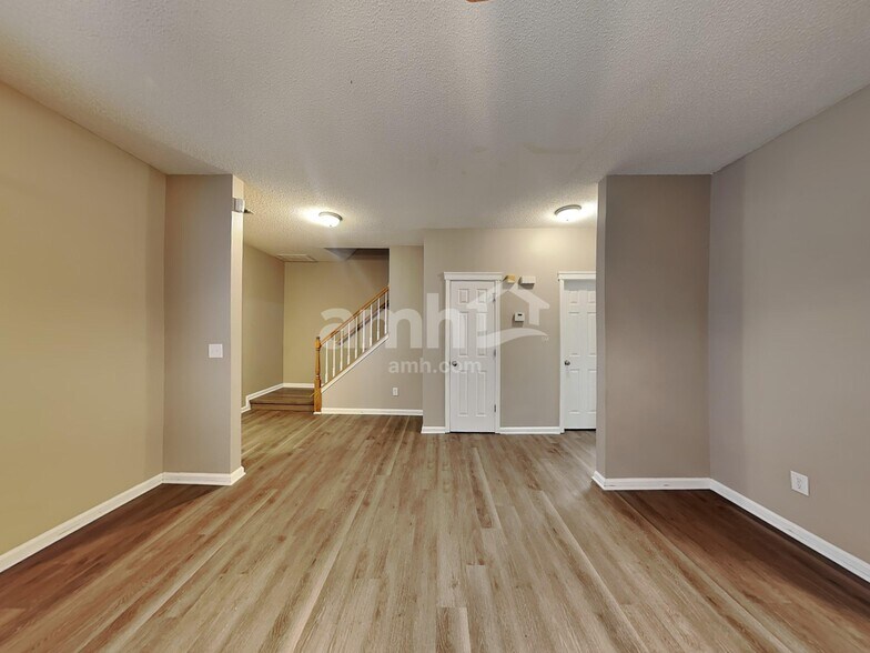 Building Photo - 5641 Winslow Ave NW