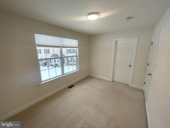 Building Photo - 365 W Boulder Dr