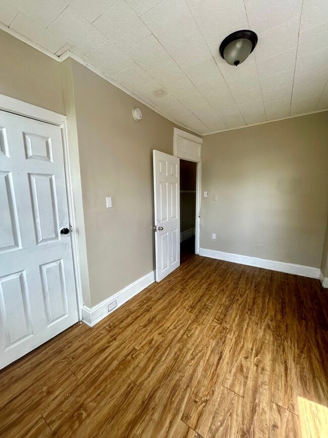 Building Photo - 5-bedroom Allison hill.