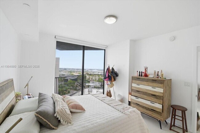 Building Photo - 5300 Paseo Blvd