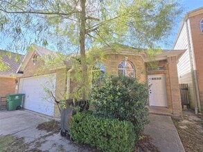 Building Photo - 811 Forest Hillside Ln