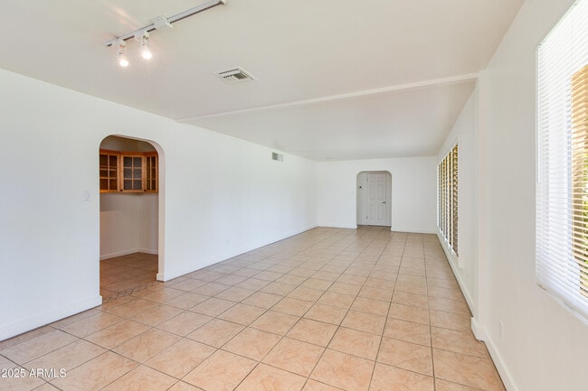 Building Photo - 4808 N 29th Pl