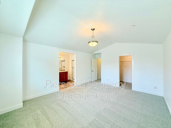 Building Photo - 3326 NW 47th Dr