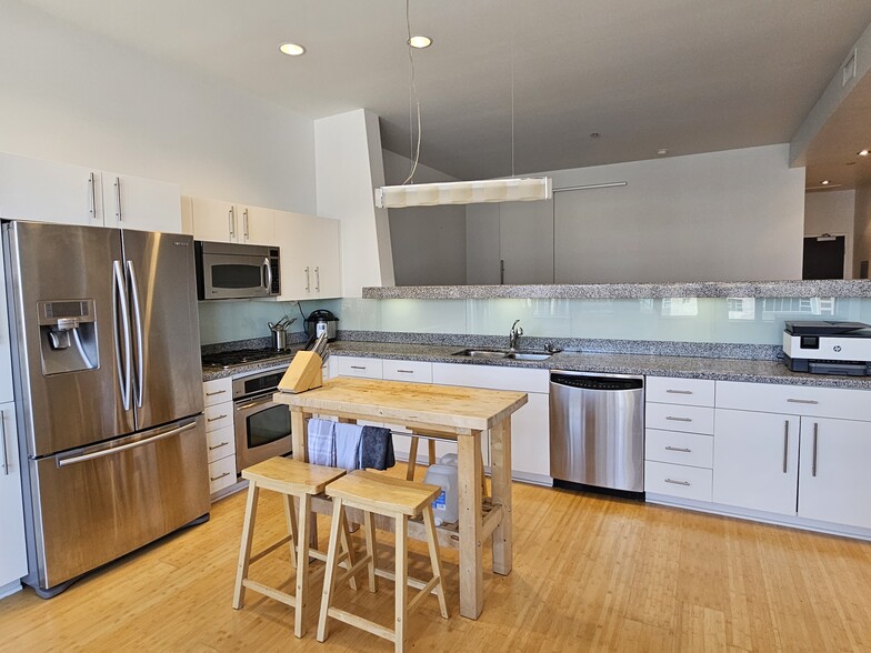 Kitchen - 1100 Wilshire Blvd