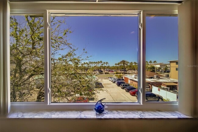 Building Photo - 18111 1st St E