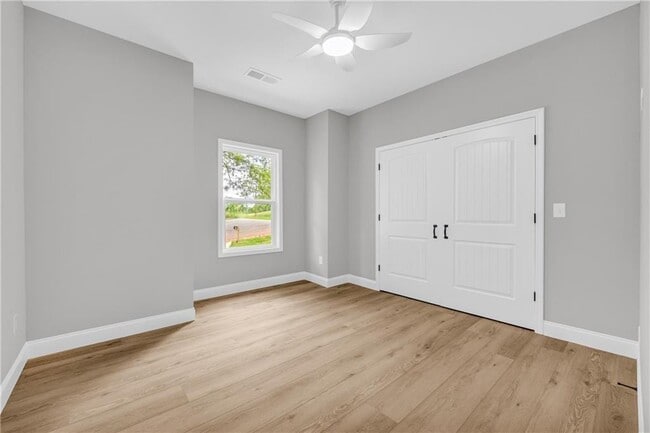 Building Photo - 155 Carey St