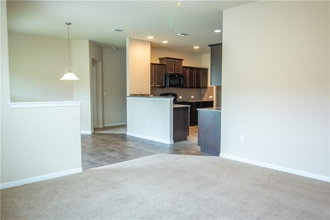 Building Photo - 142 Leon River Loop
