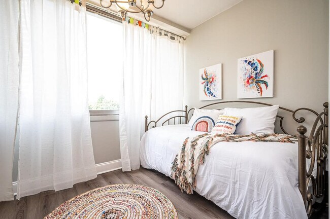 Building Photo - 215 Piedmont Ave NE