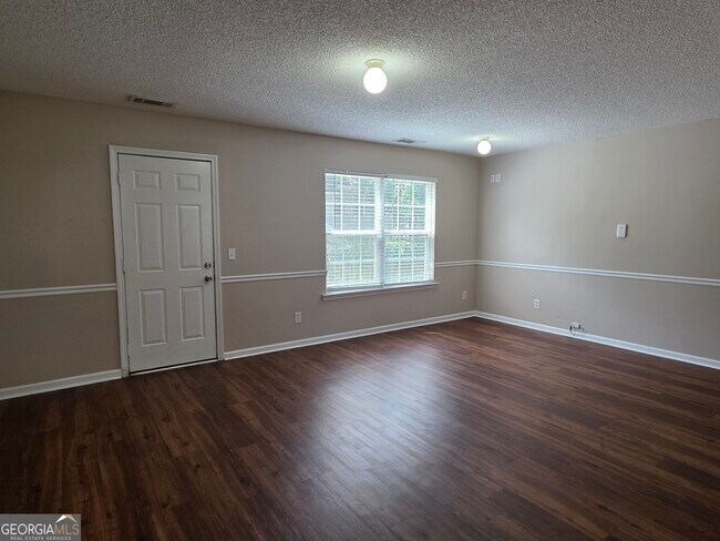 Building Photo - 301 Aspen Arbor