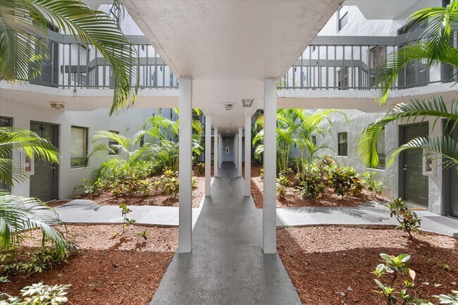 Building Photo - 2050 N Congress Ave