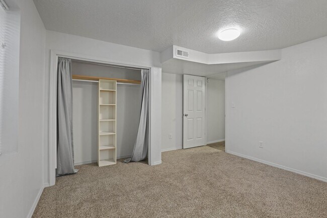 Building Photo - 5 Bed 3 Bath Home in Rigby
