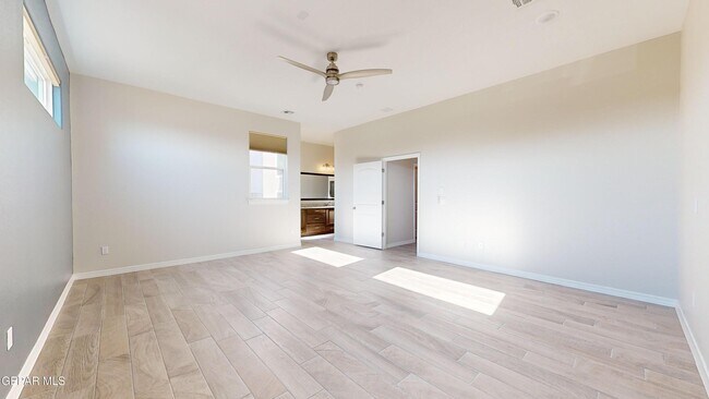 Building Photo - 500 La Entrada Cir