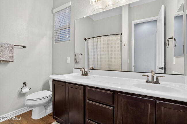 Building Photo - 2609 E Stacey Rd