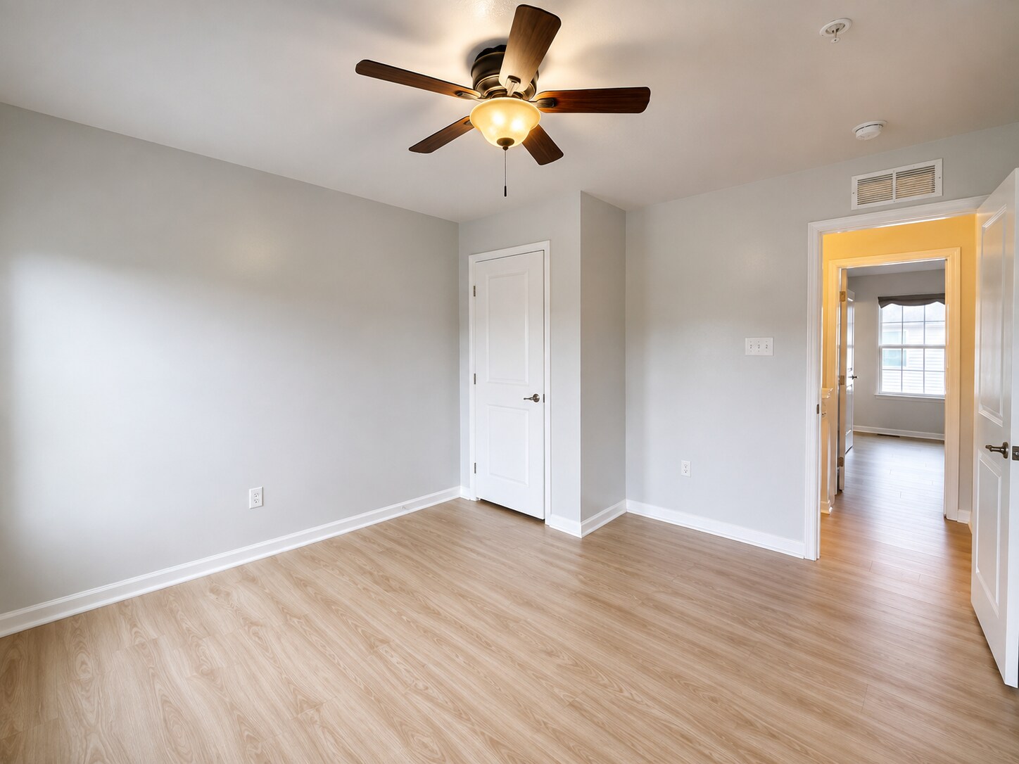 Building Photo - 1502 Pointe View Dr