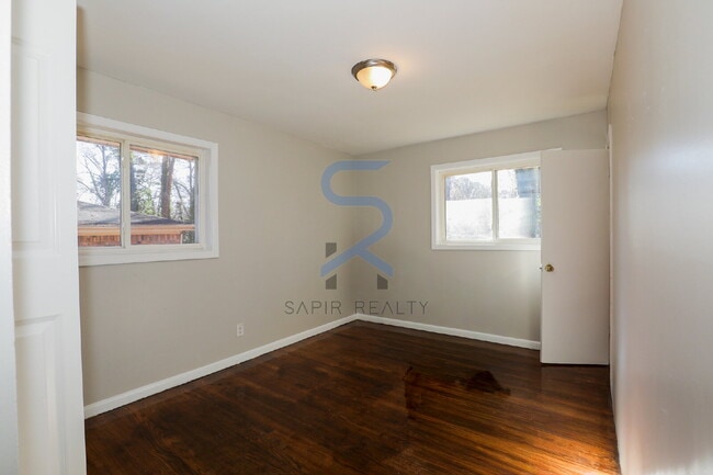 Building Photo - Move in before February 15th and get $100 OFF your rent for the first 3 months — PLUS a $250 Amaz...