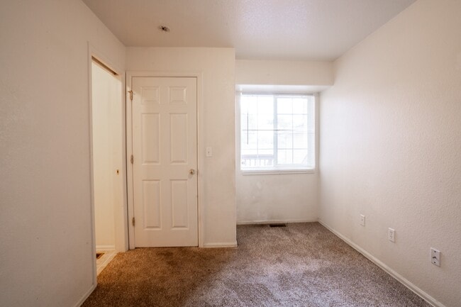 Building Photo - 615 Bosque Vista Point