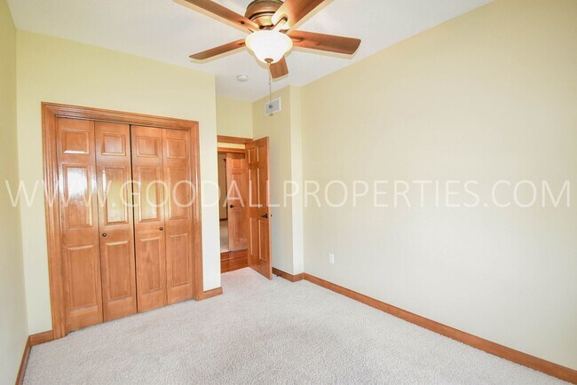 Building Photo - Beautiful 4 Bedroom in Waukee