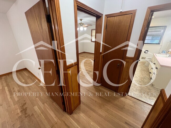 Building Photo - 412 Pierpont Avenue Ext