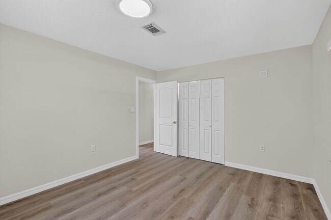 Building Photo - 1125 41st Ave
