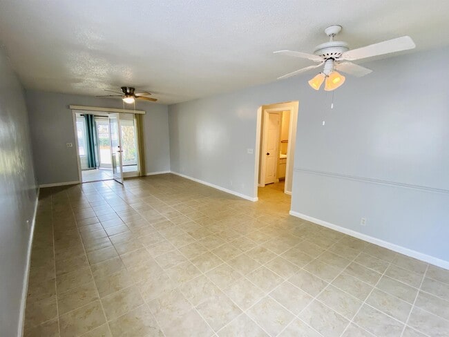 Building Photo - 217 Bull River Bluff Dr