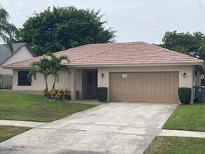 Building Photo - 6162 Amberwoods Dr
