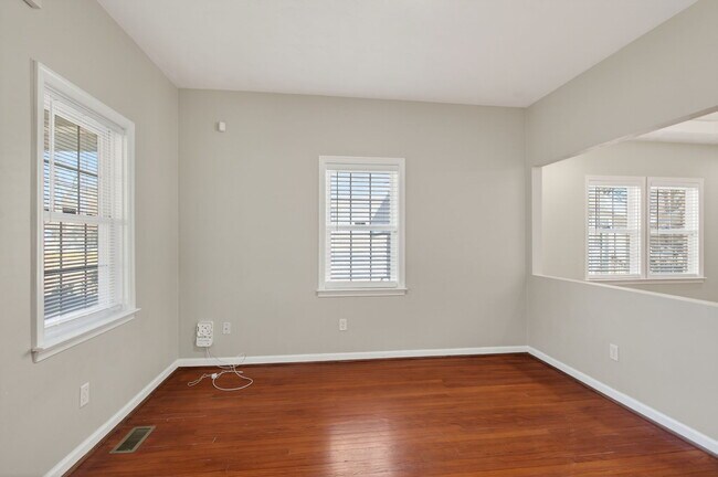 Building Photo - 2818 Tidewater Dr