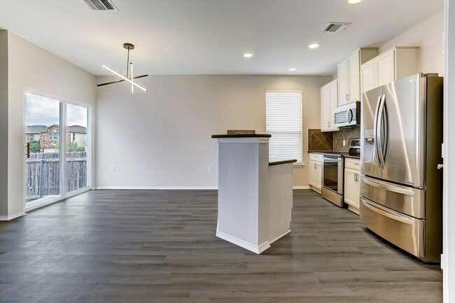 Building Photo - 11108 Helms Deep Dr