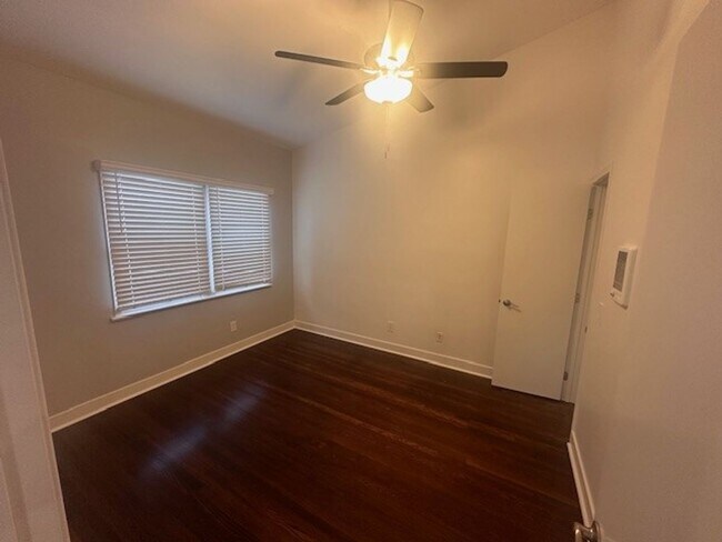 Building Photo - Newly Remodeled 2BR/2BA House in Hillcrest...