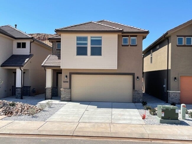 Building Photo - Desert Bluff 4 Bed Home!