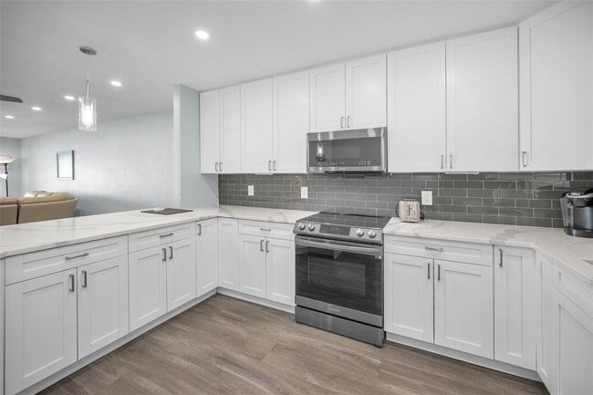 Building Photo - 300 64th Ave