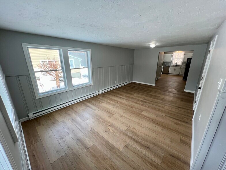 Living Room - 40 Watch St