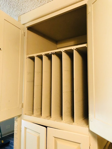 Custom Kitchen Cabinets - 9 NW 59th St