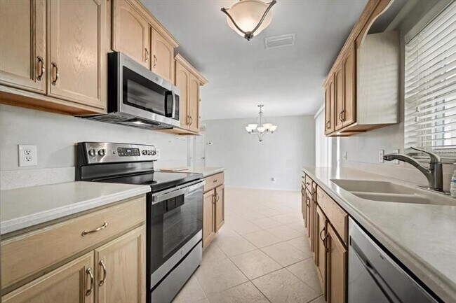 Building Photo - 3 Edmond Ct