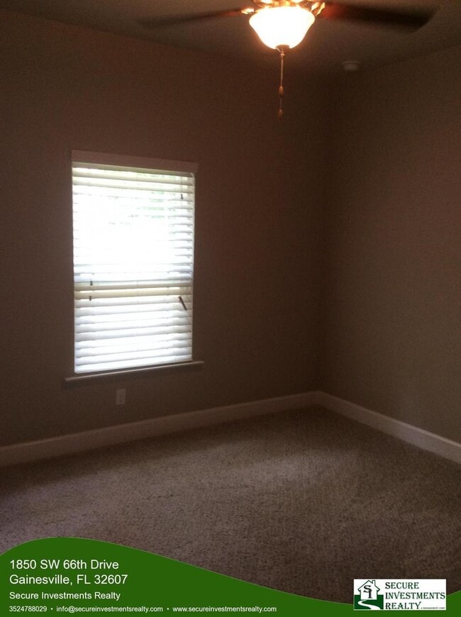 Building Photo - 3/2 Newer home in Portofino with split floor plan