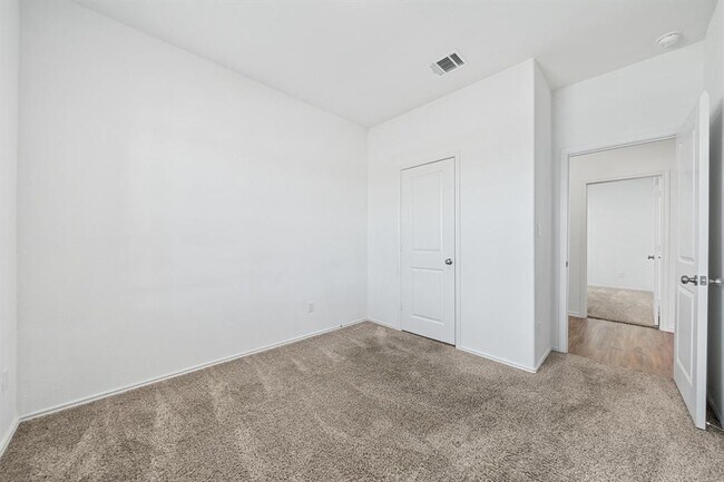 Building Photo - 13601 Mussel Rn