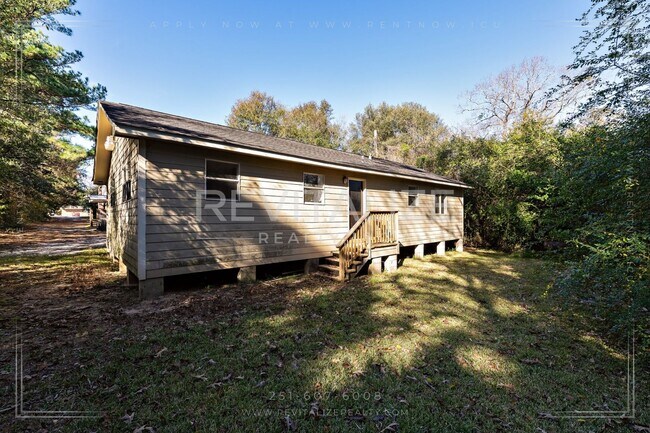 Building Photo - 1746 Cody Rd N