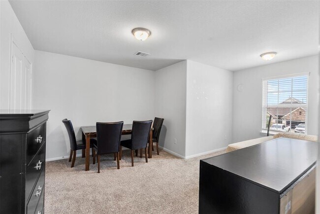 Building Photo - 2405 Bayrose Dr
