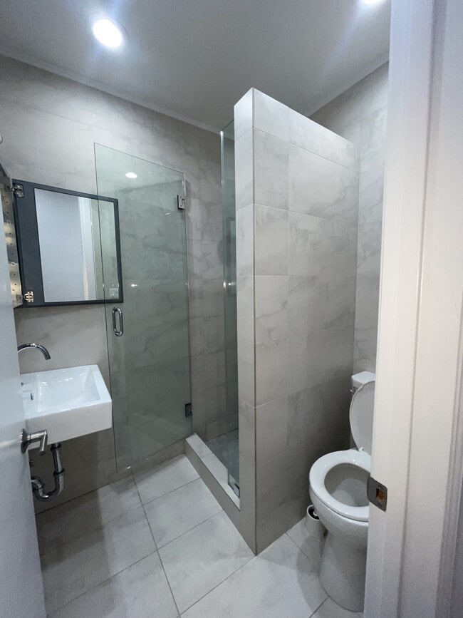 Building Photo - 2419 Lorillard Pl