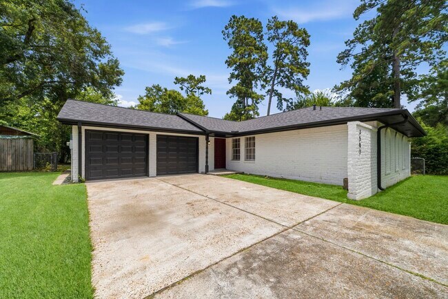 Building Photo - 3507 Lake Ridge Bend